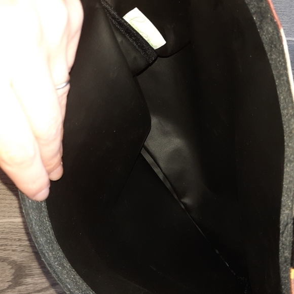 Vera Bradley Feathers Lighten Up Front Tote - Picture 7 of 8